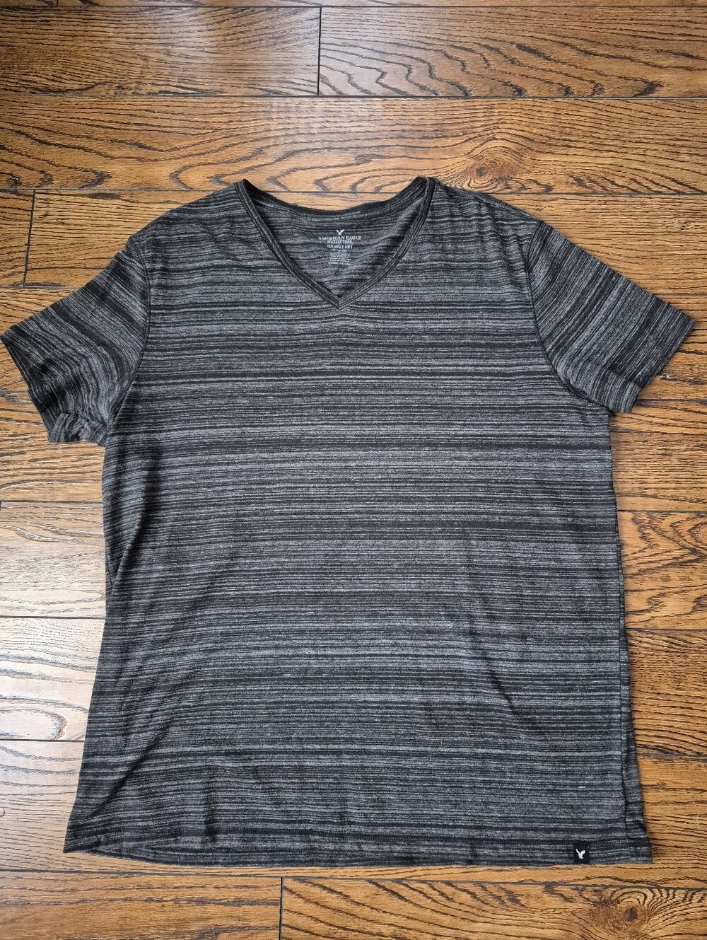 American Eagle T-Shirt XL - V Neck - Black / Gray - Seriously Soft Tee